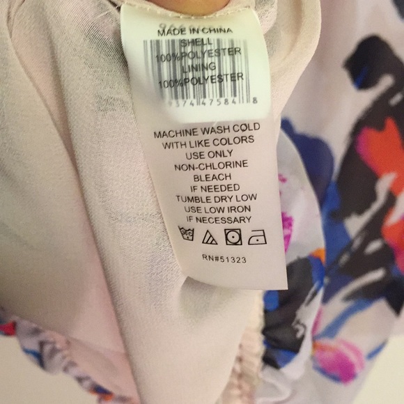 Vince Camuto Petite Floral Rendezvous Batwing - Picture 7 of 8